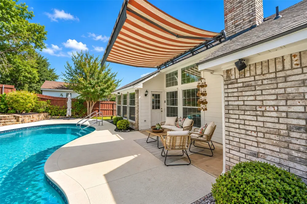 3121 Hazlewood Court Bedford, TX 76021