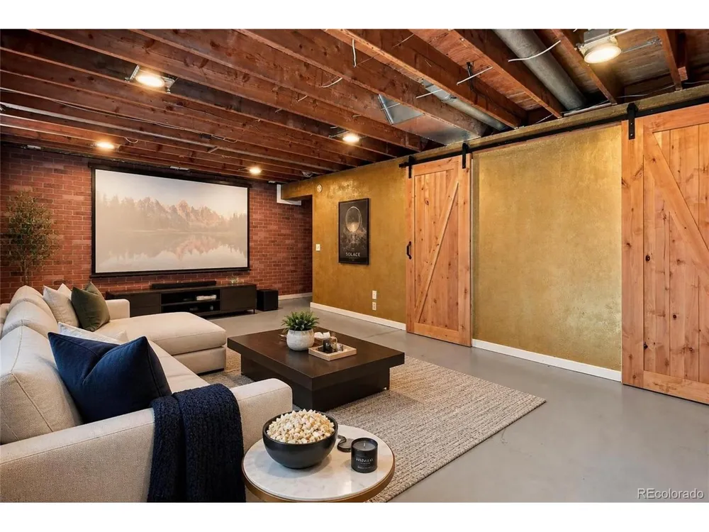 1957 W 102nd Avenue Thornton, CO 80260
