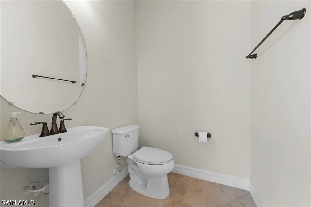 Fenhurst Way Naples, FL 34120