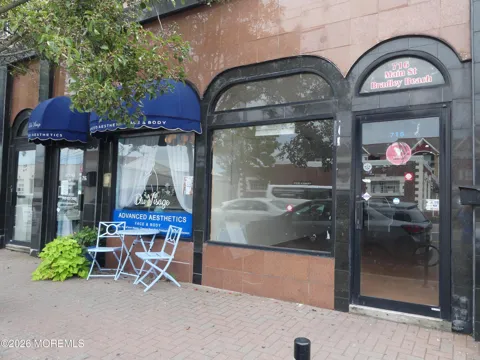 716 Main Street
