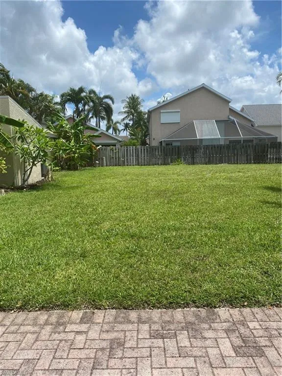 3710 Weymouth Circle Naples, FL 34112