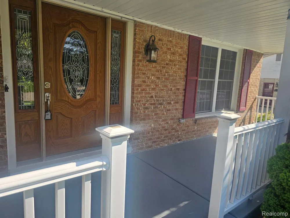 1614 CALIPER DRIVE Troy City, MI 48084