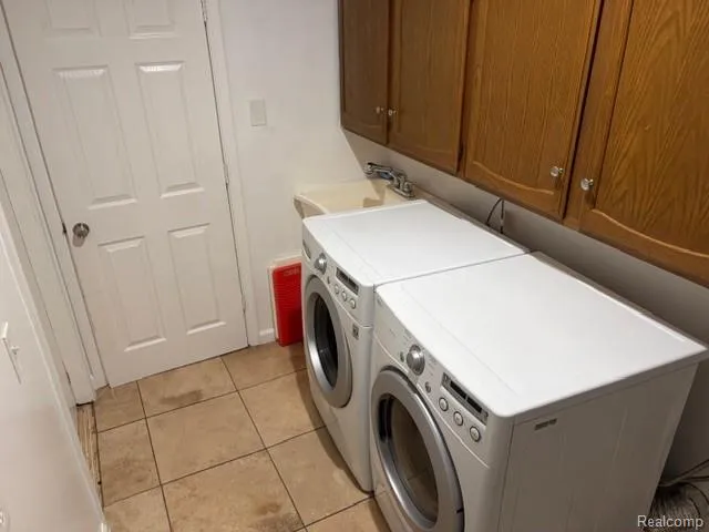 1614 CALIPER DRIVE Troy City, MI 48084