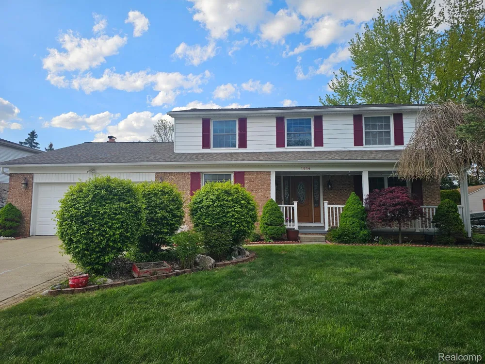 1614 CALIPER DRIVE Troy City, MI 48084