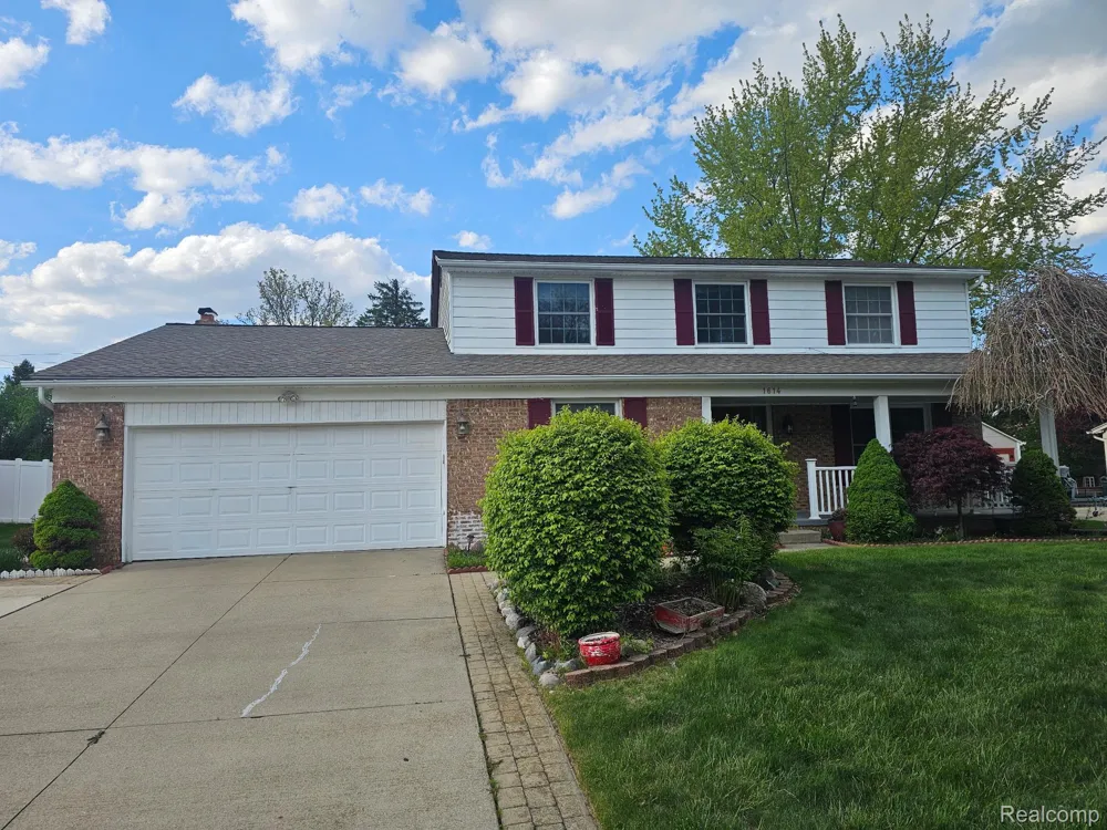 1614 CALIPER DRIVE Troy City, MI 48084