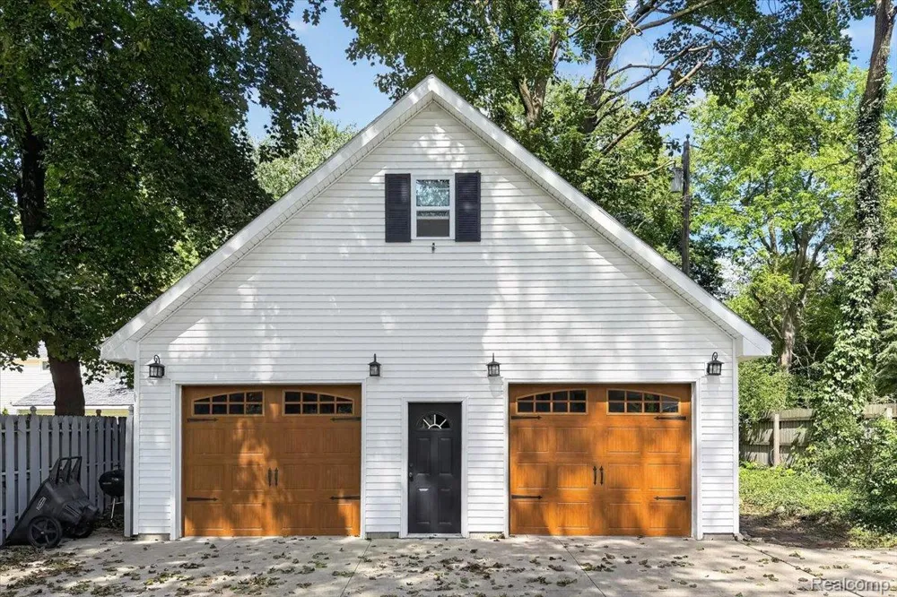 45 Park Street Oxford Village, MI 48371