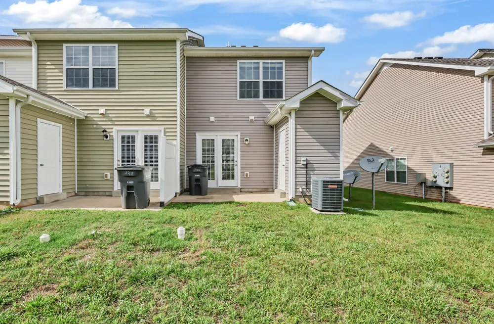326 Sam Houston Cir Clarksville, TN 37040