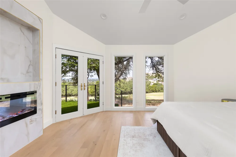 310 Golf Crest Lane Lakeway, TX 78734
