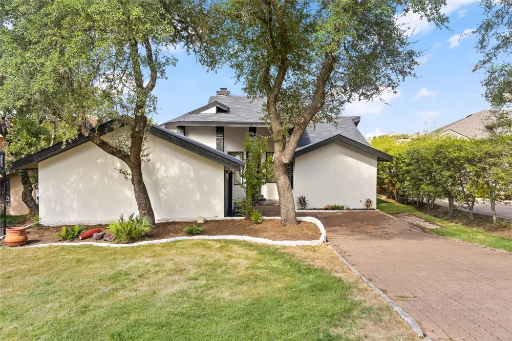 310 Golf Crest Lane Lakeway, TX 78734
