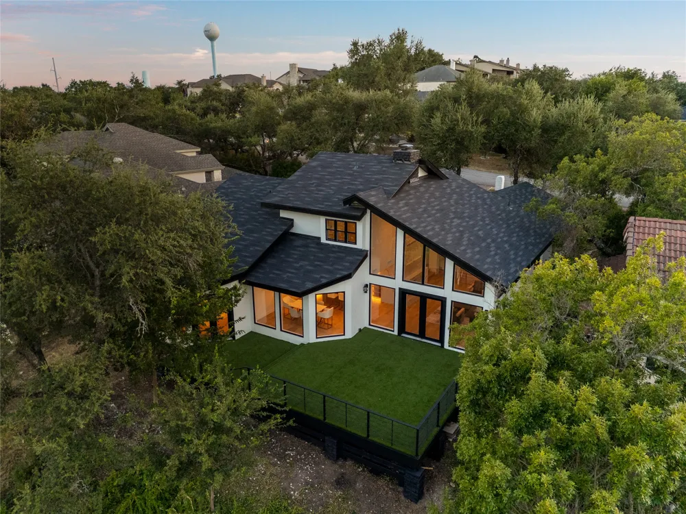 310 Golf Crest Lane Lakeway, TX 78734