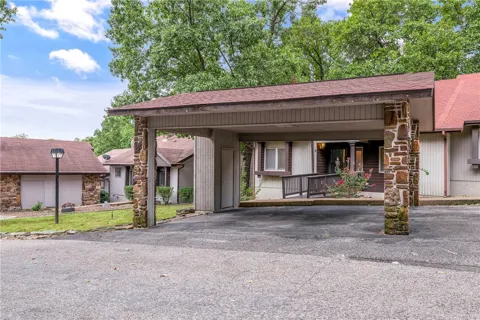 8 Lunsford Lane