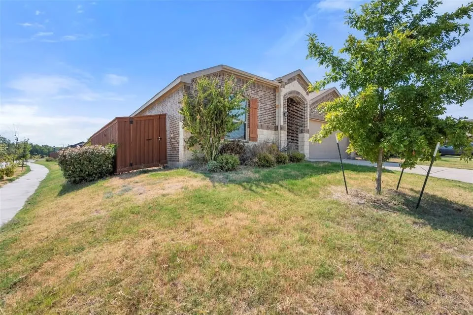 2901 Panhandle Drive Heartland, TX 75126