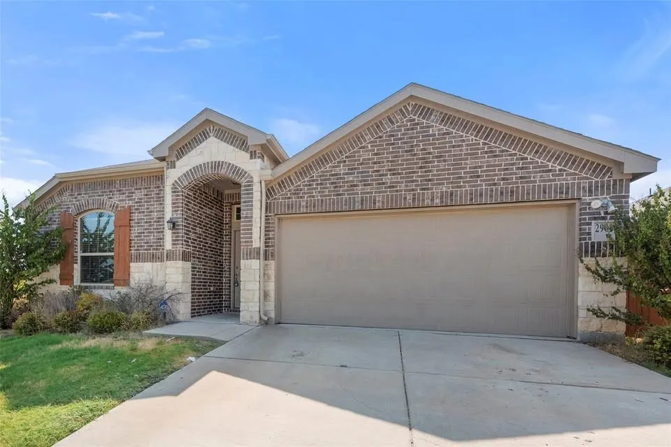2901 Panhandle Drive Heartland, TX 75126