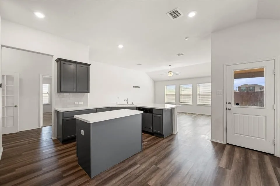 2901 Panhandle Drive Heartland, TX 75126