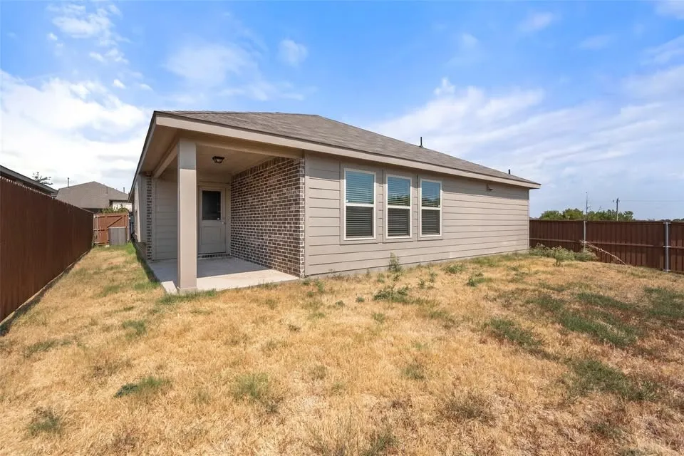 2901 Panhandle Drive Heartland, TX 75126