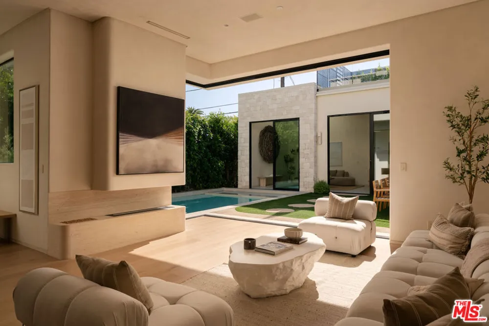 515 Martel Avenue Los Angeles, CA 90036