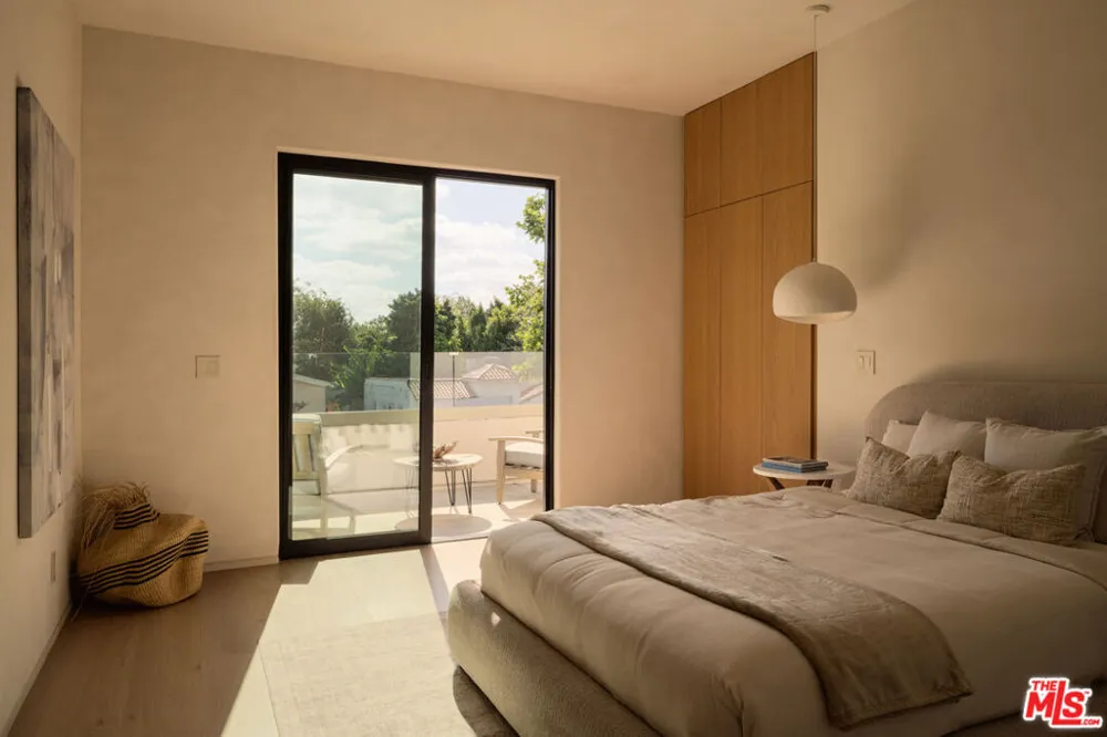 515 Martel Avenue Los Angeles, CA 90036
