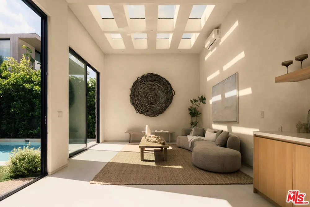 515 Martel Avenue Los Angeles, CA 90036