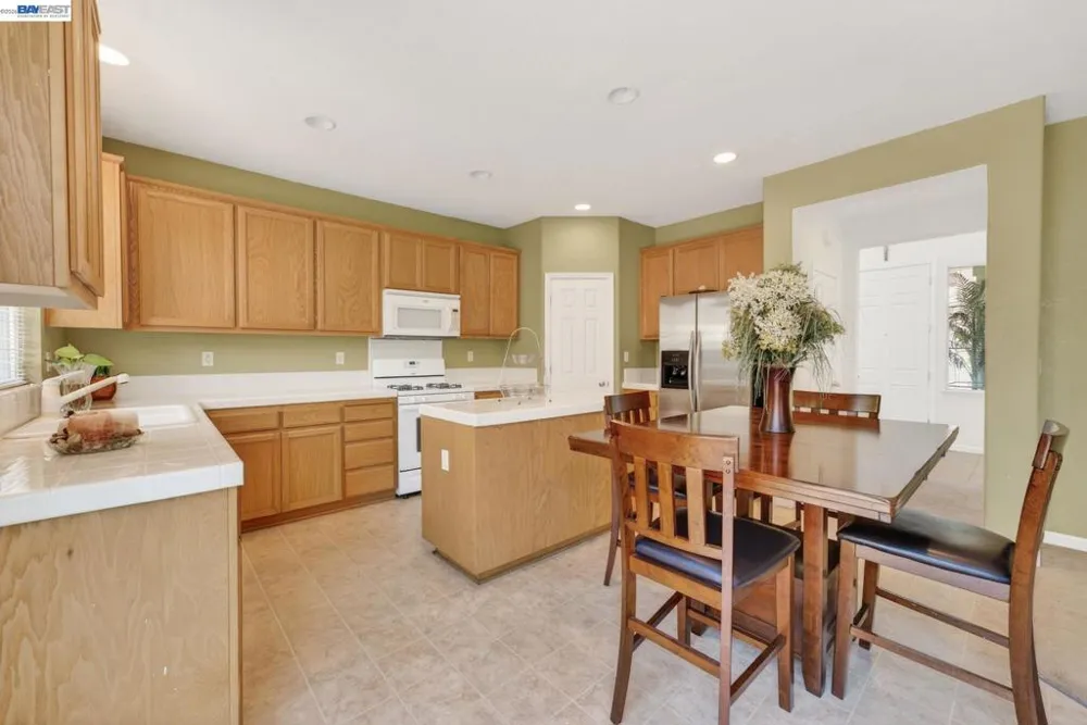 9348 Vintner Circle Patterson, CA 95363