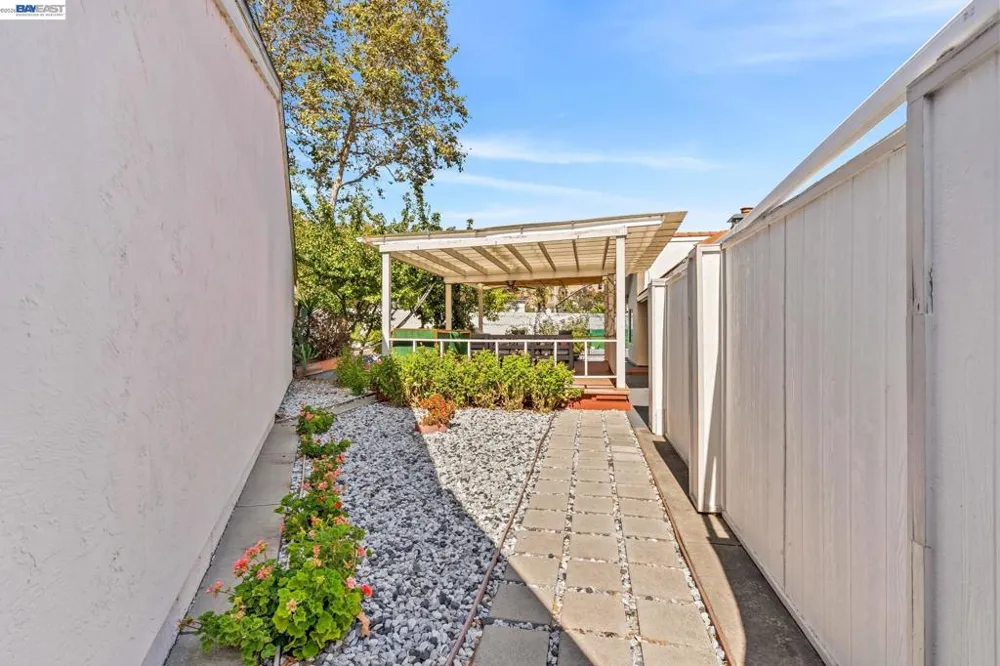 2106 Grackle Ct Union City, CA 94587