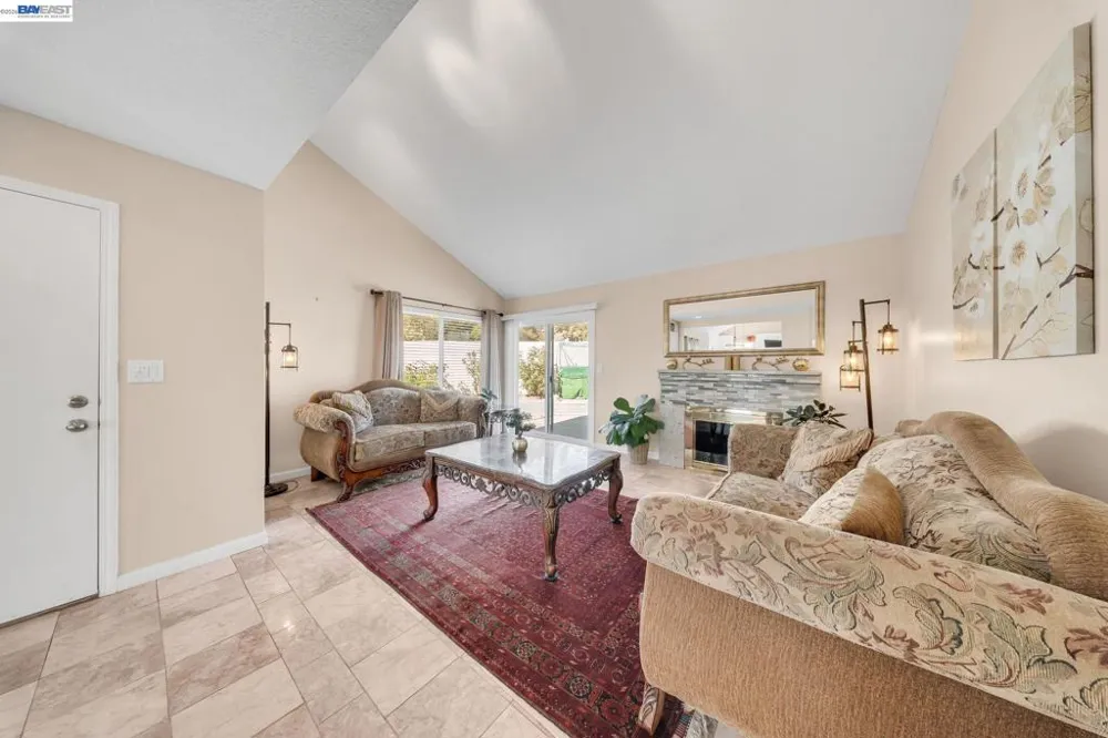 2106 Grackle Ct Union City, CA 94587