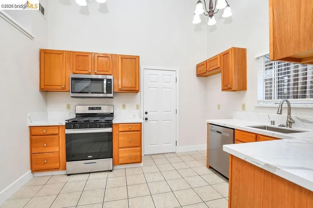 833 Oakwood Way Oakley, CA 94561