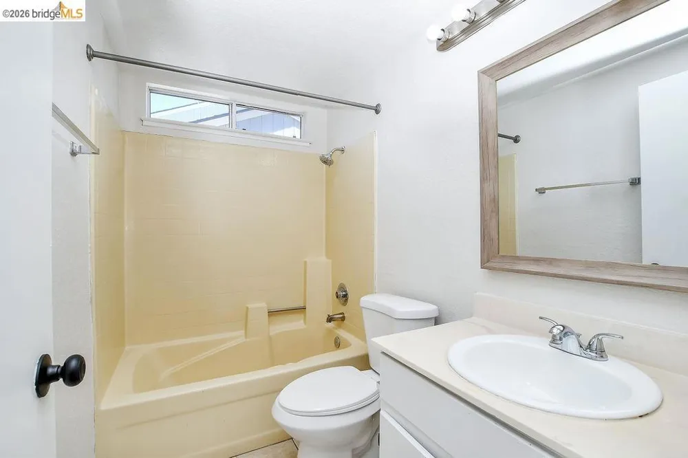 833 Oakwood Way Oakley, CA 94561