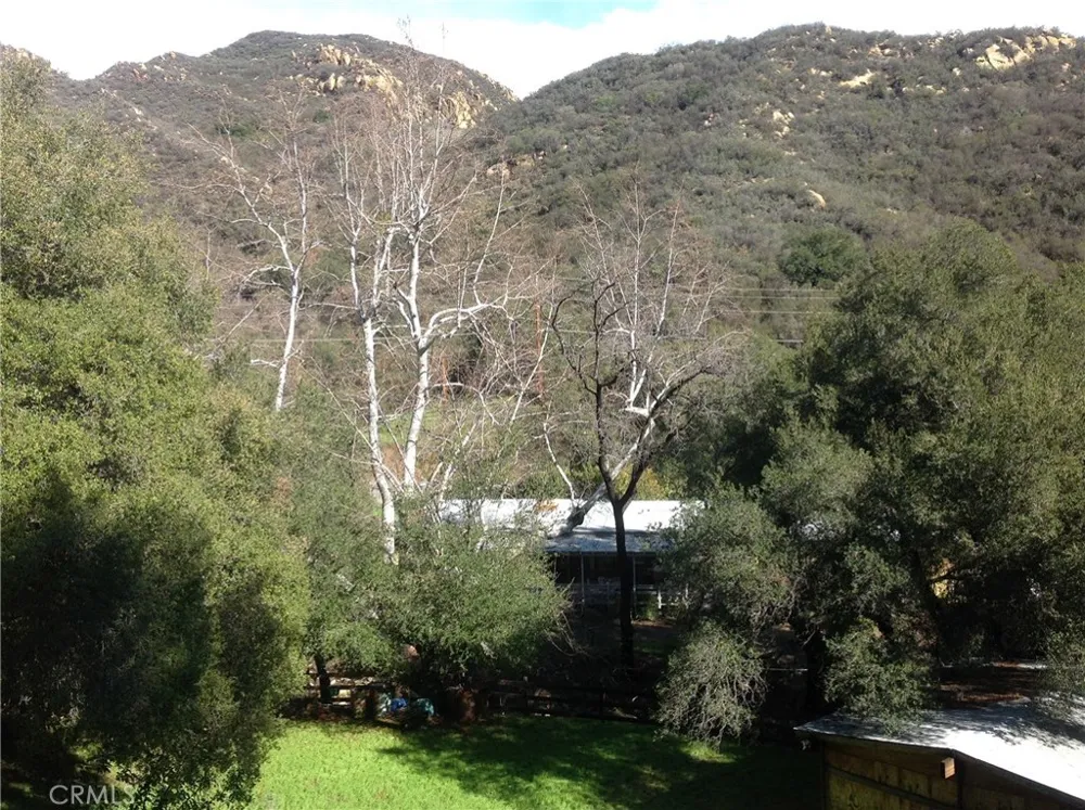 24735 Mulholland Highway Calabasas, CA 91302