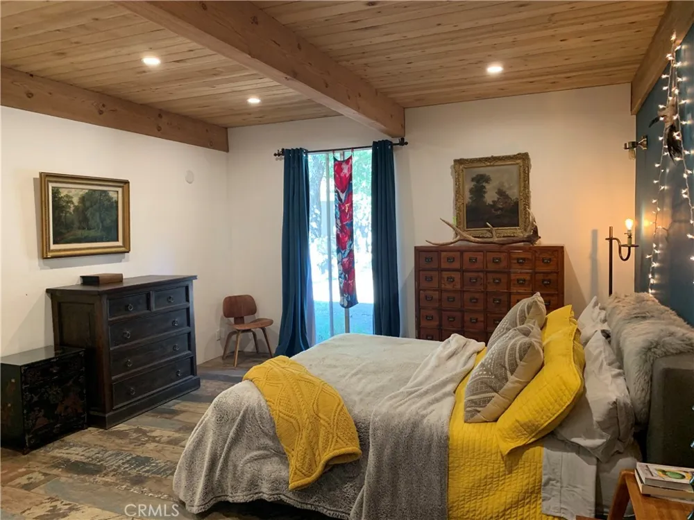 24735 Mulholland Highway Calabasas, CA 91302