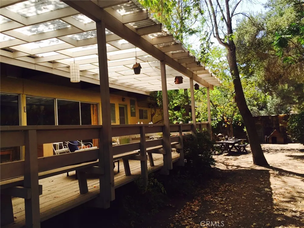 24735 Mulholland Highway Calabasas, CA 91302
