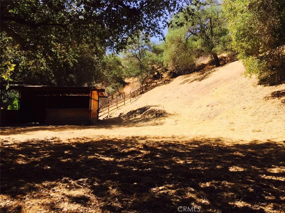 24735 Mulholland Highway Calabasas, CA 91302