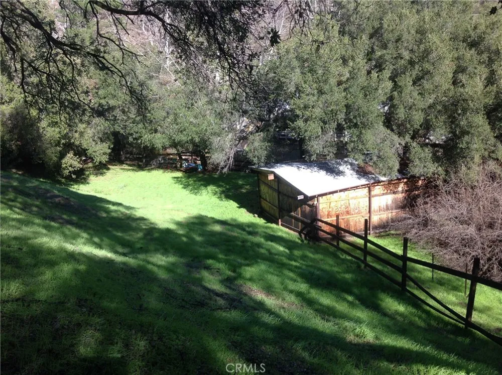 24735 Mulholland Highway Calabasas, CA 91302