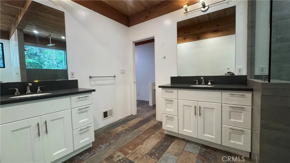 24735 Mulholland Highway Calabasas, CA 91302