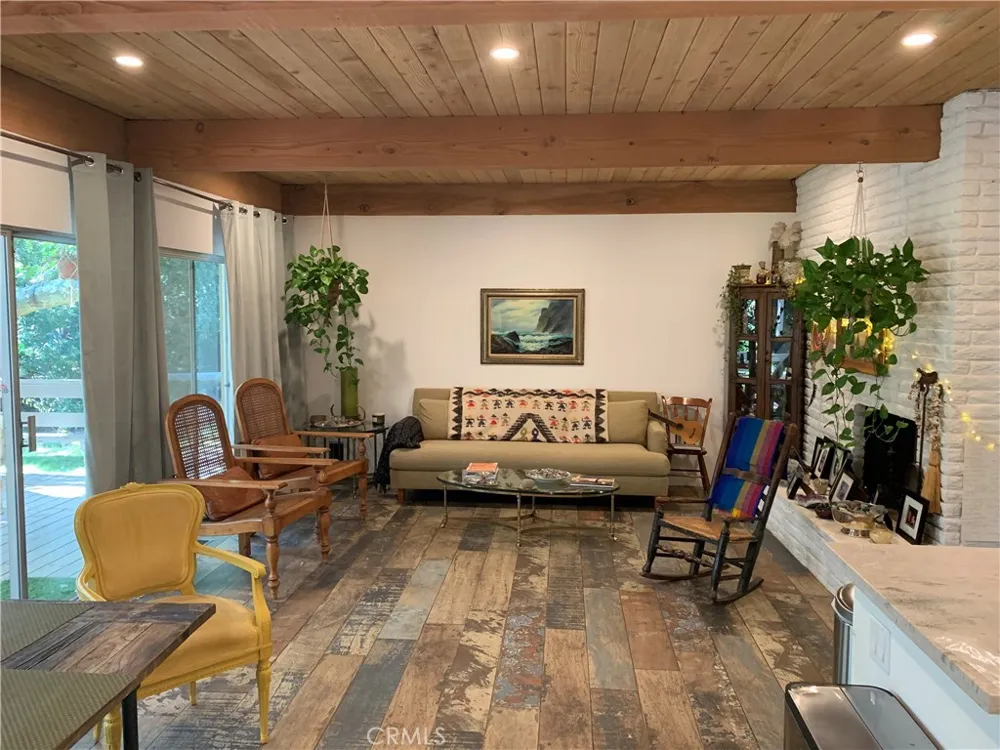 24735 Mulholland Highway Calabasas, CA 91302