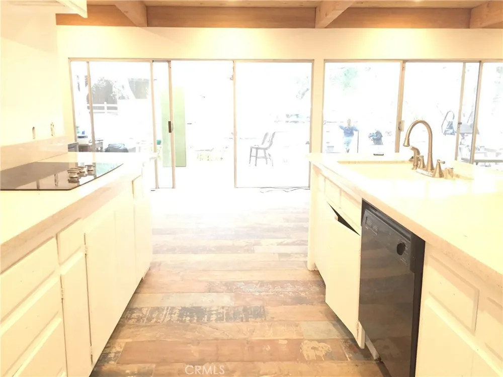 24735 Mulholland Highway Calabasas, CA 91302