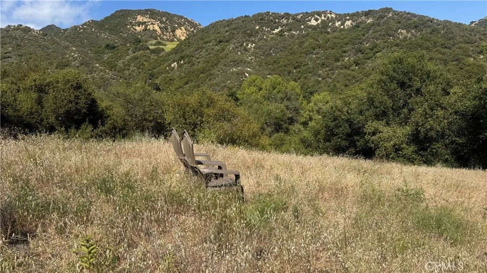 24735 Mulholland Highway Calabasas, CA 91302