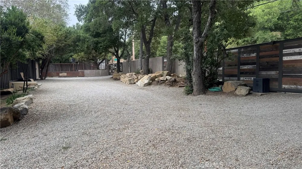 24735 Mulholland Highway Calabasas, CA 91302