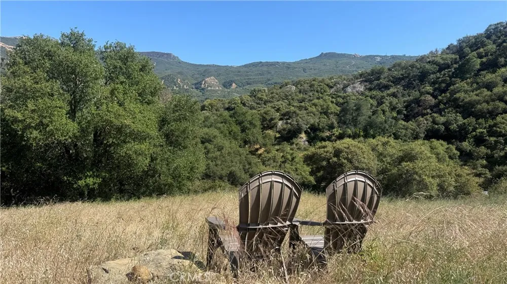 24735 Mulholland Highway Calabasas, CA 91302