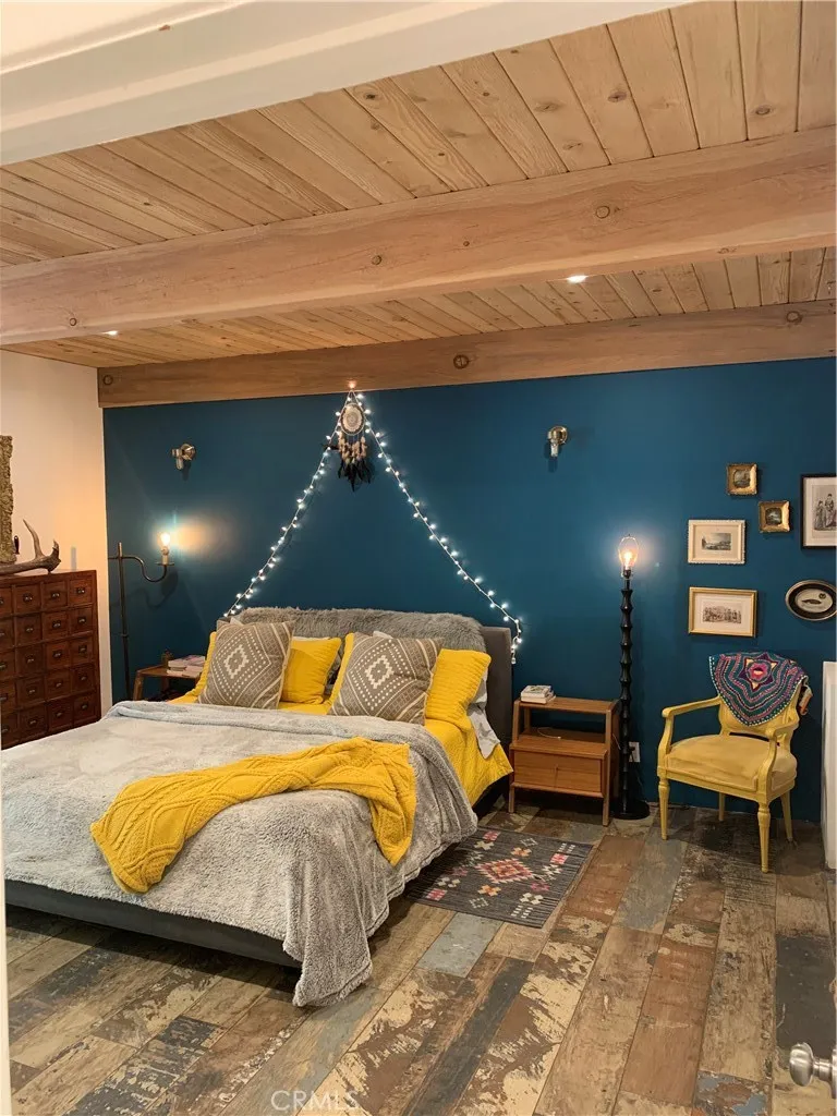 24735 Mulholland Highway Calabasas, CA 91302