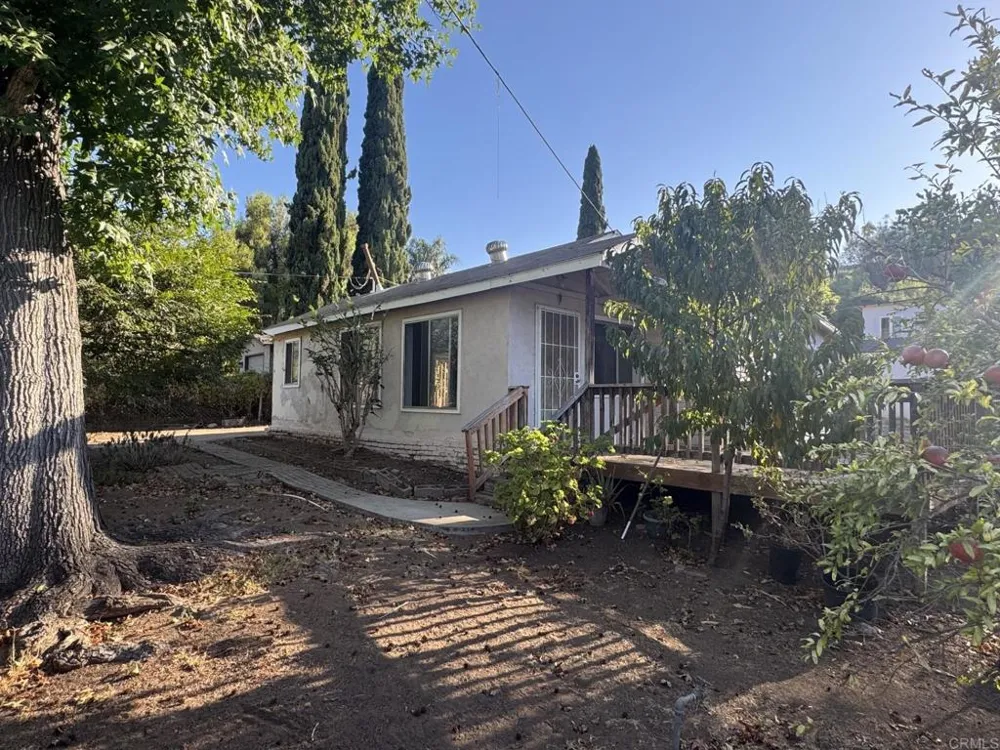 726 Valley Drive Vista, CA 92084