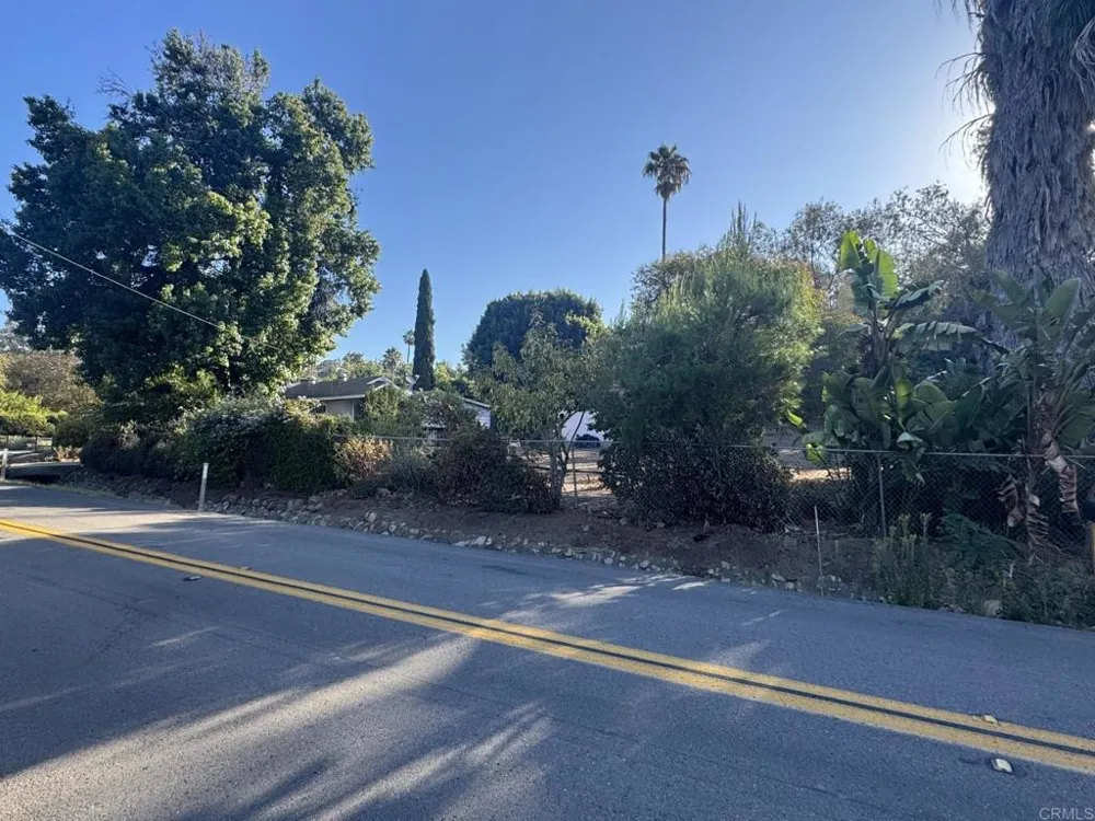 726 Valley Drive Vista, CA 92084