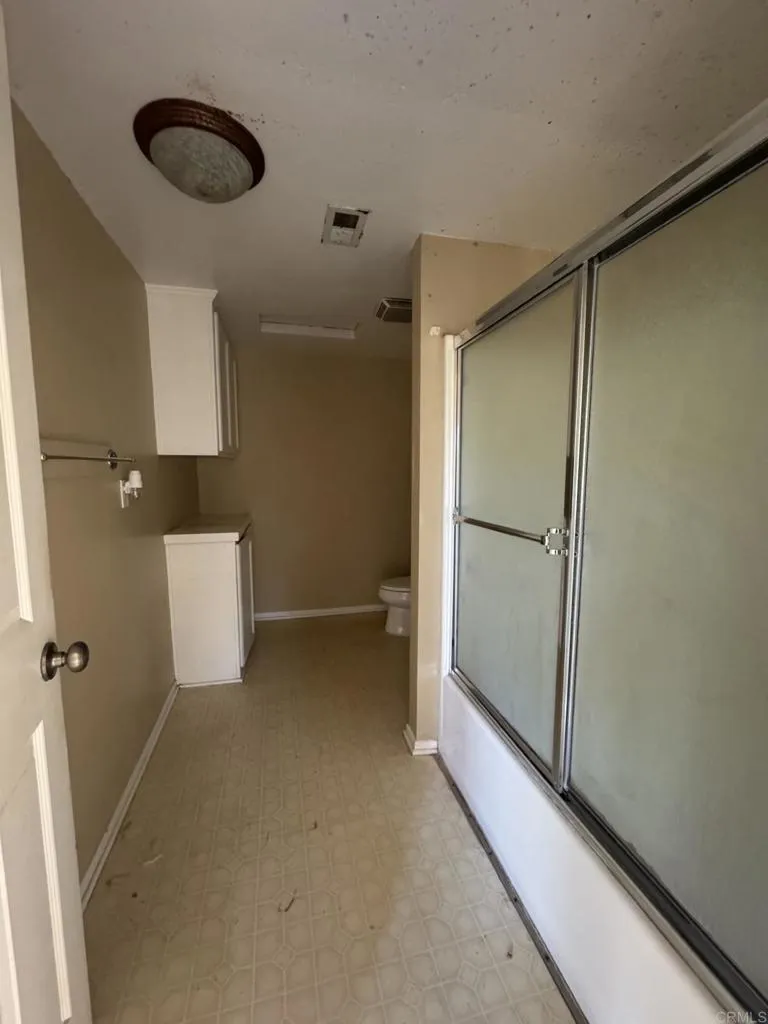 726 Valley Drive Vista, CA 92084