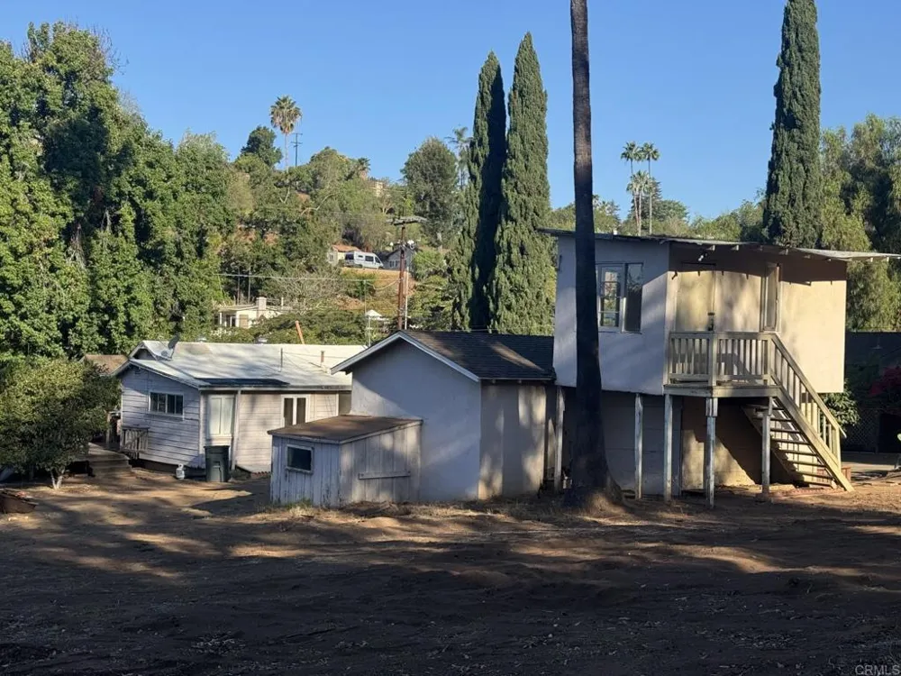 726 Valley Drive Vista, CA 92084
