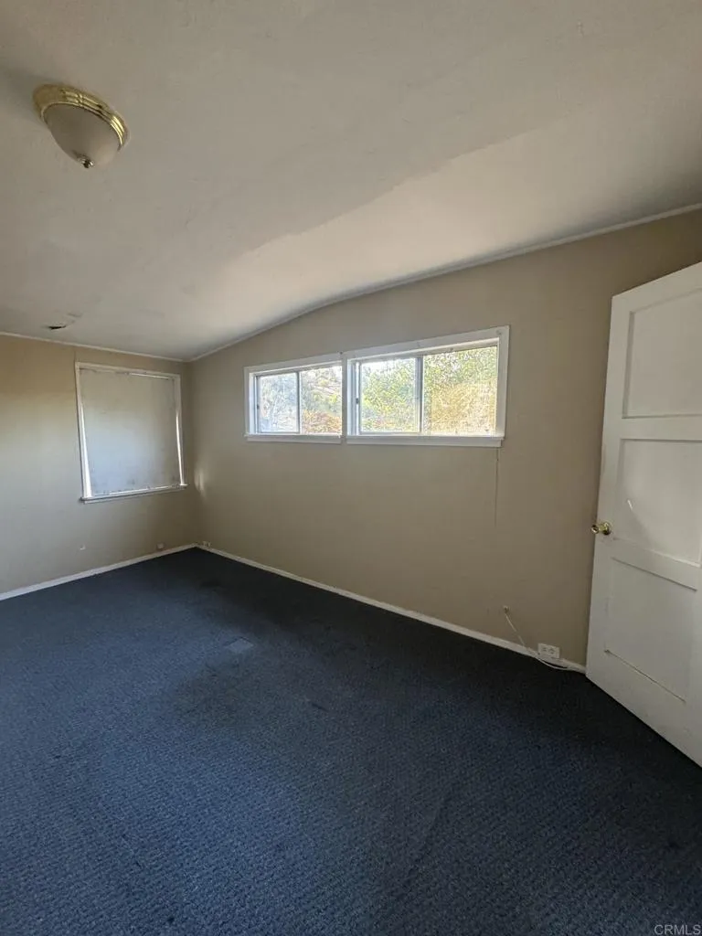 726 Valley Drive Vista, CA 92084