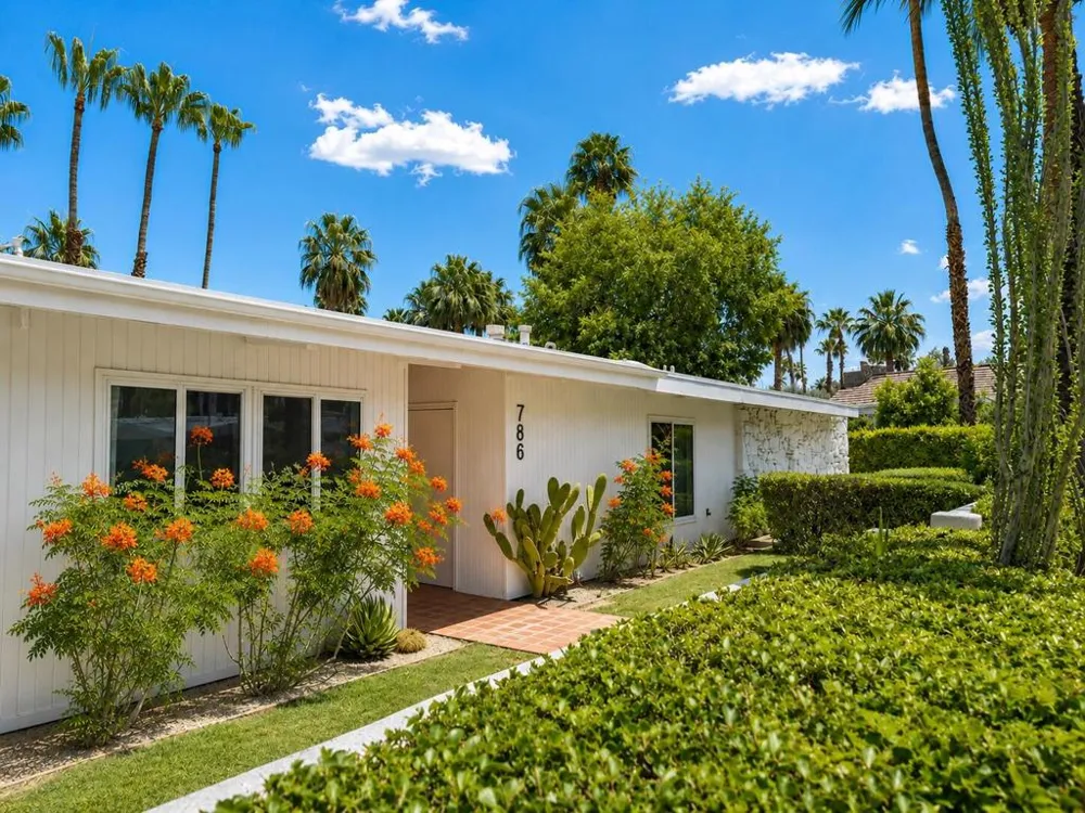 786 High Road Palm Springs, CA 92262