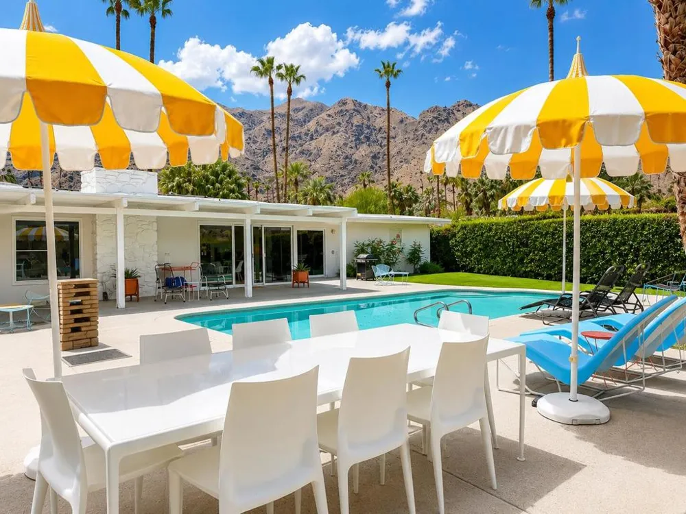 786 High Road Palm Springs, CA 92262