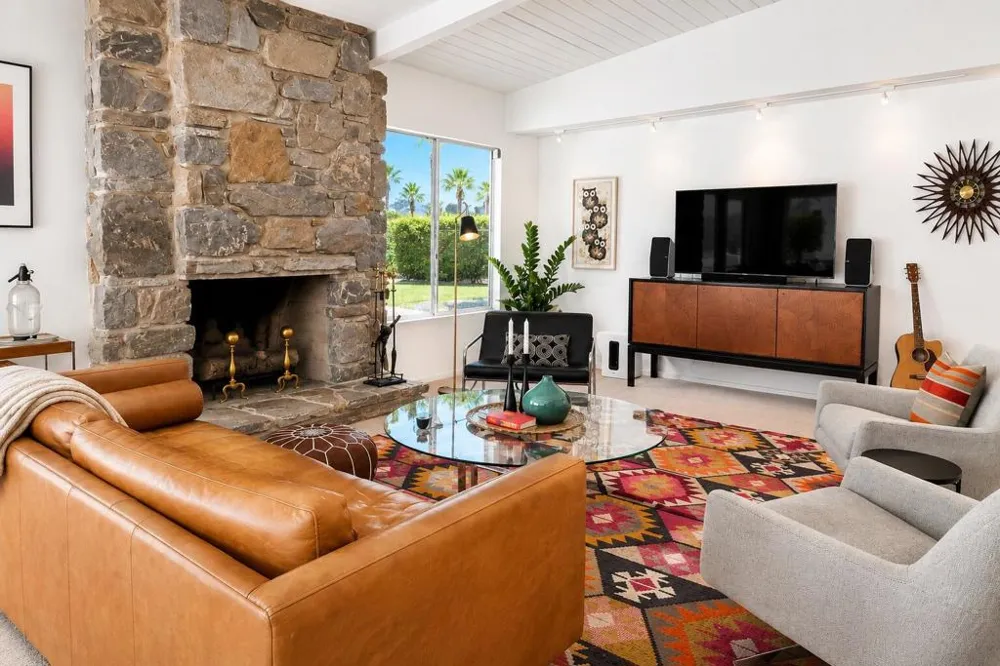 786 High Road Palm Springs, CA 92262