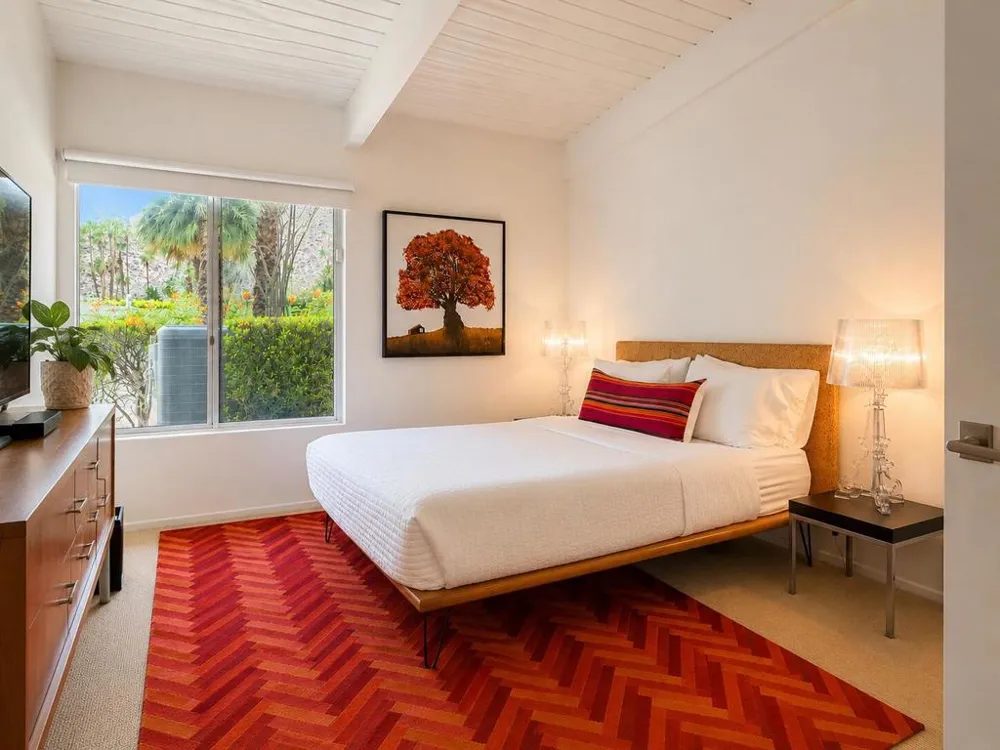 786 High Road Palm Springs, CA 92262