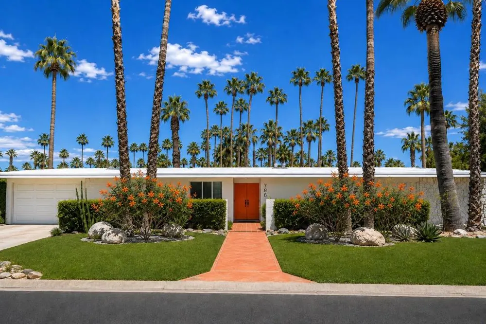 786 High Road Palm Springs, CA 92262