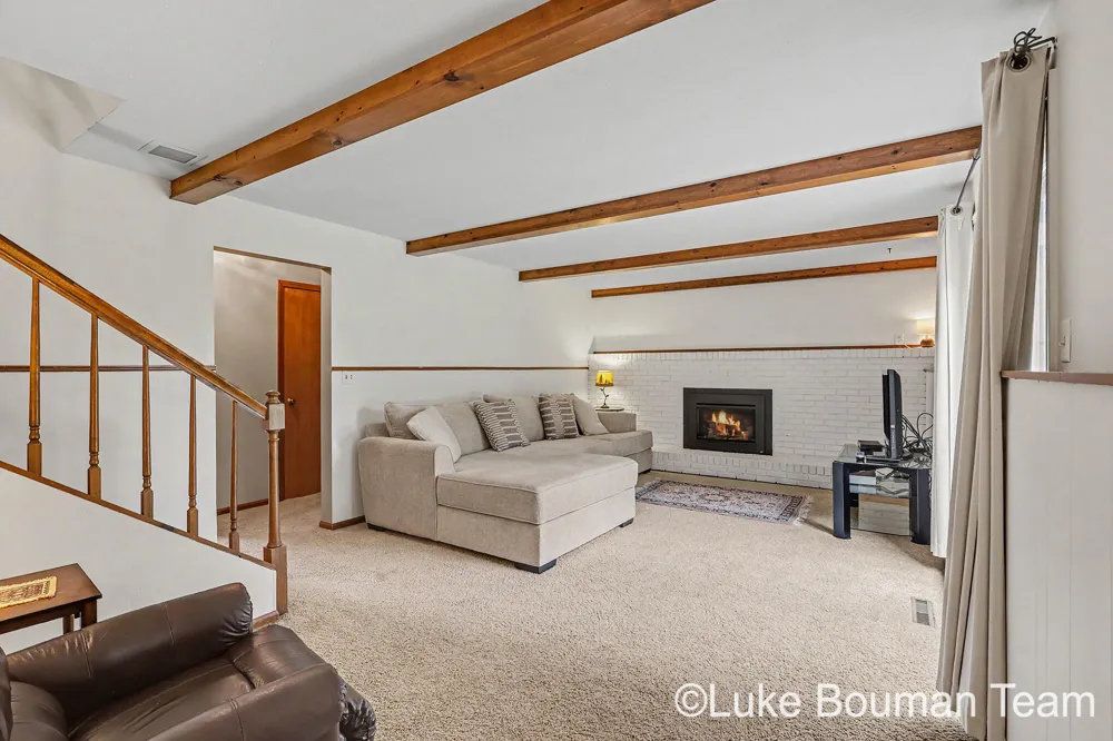 17521 Whippoorwill Drive Grand Haven, MI 49417